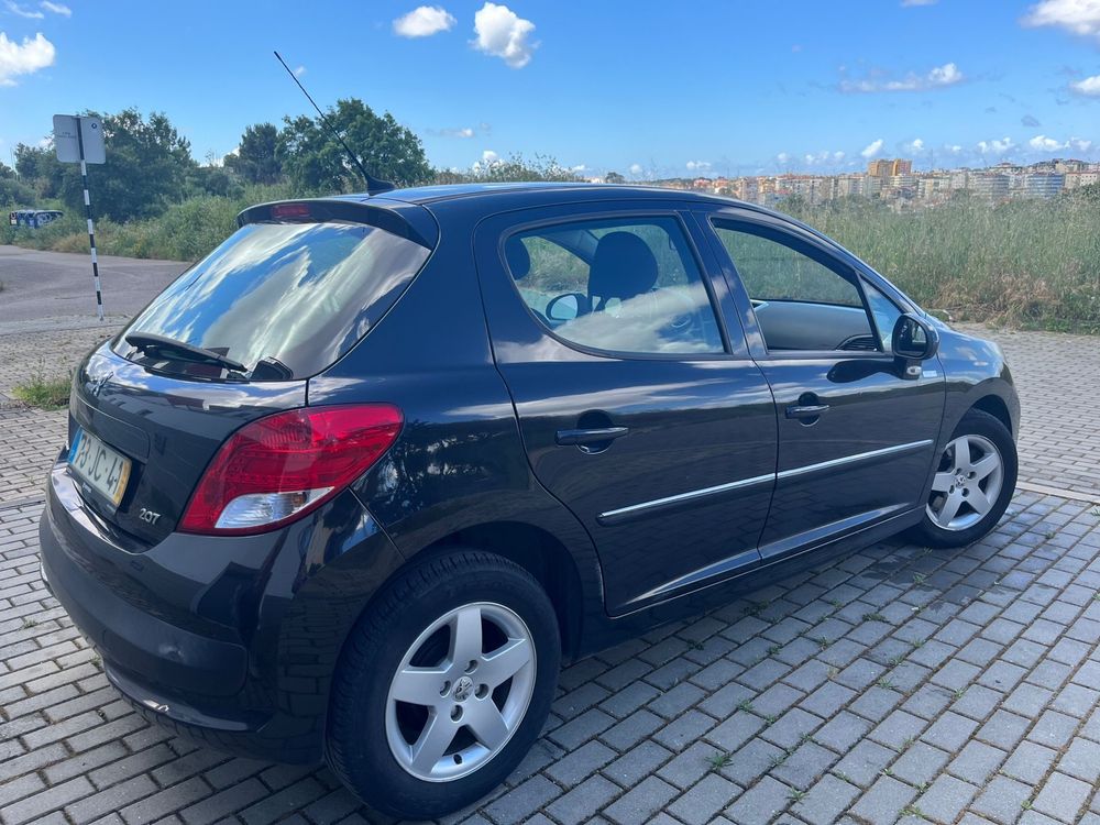 Peugeot 207 1.4  5 lugares