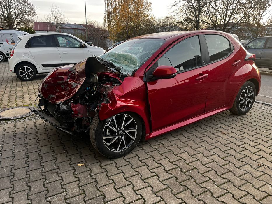 Toyota yaris 2022r  spzedam okazja !!