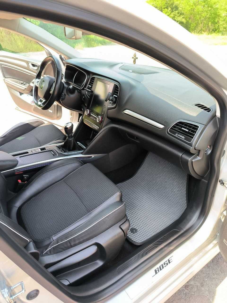 Renault Megane BOSE