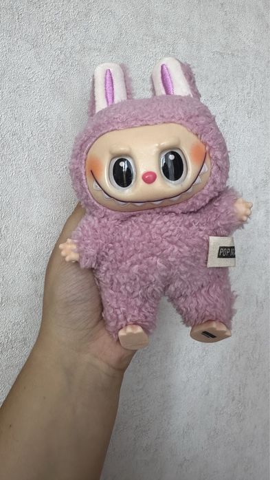 Лабубу іграшка.