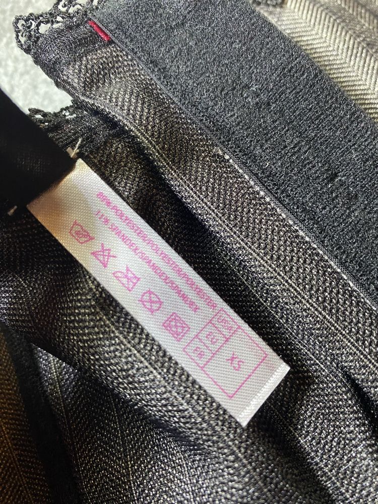 Gorset francuski zapinany z przodu ze stringami , XS/S, rowy