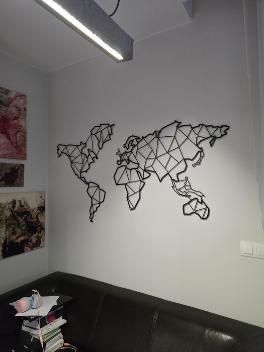 Metalowa mapa Świata