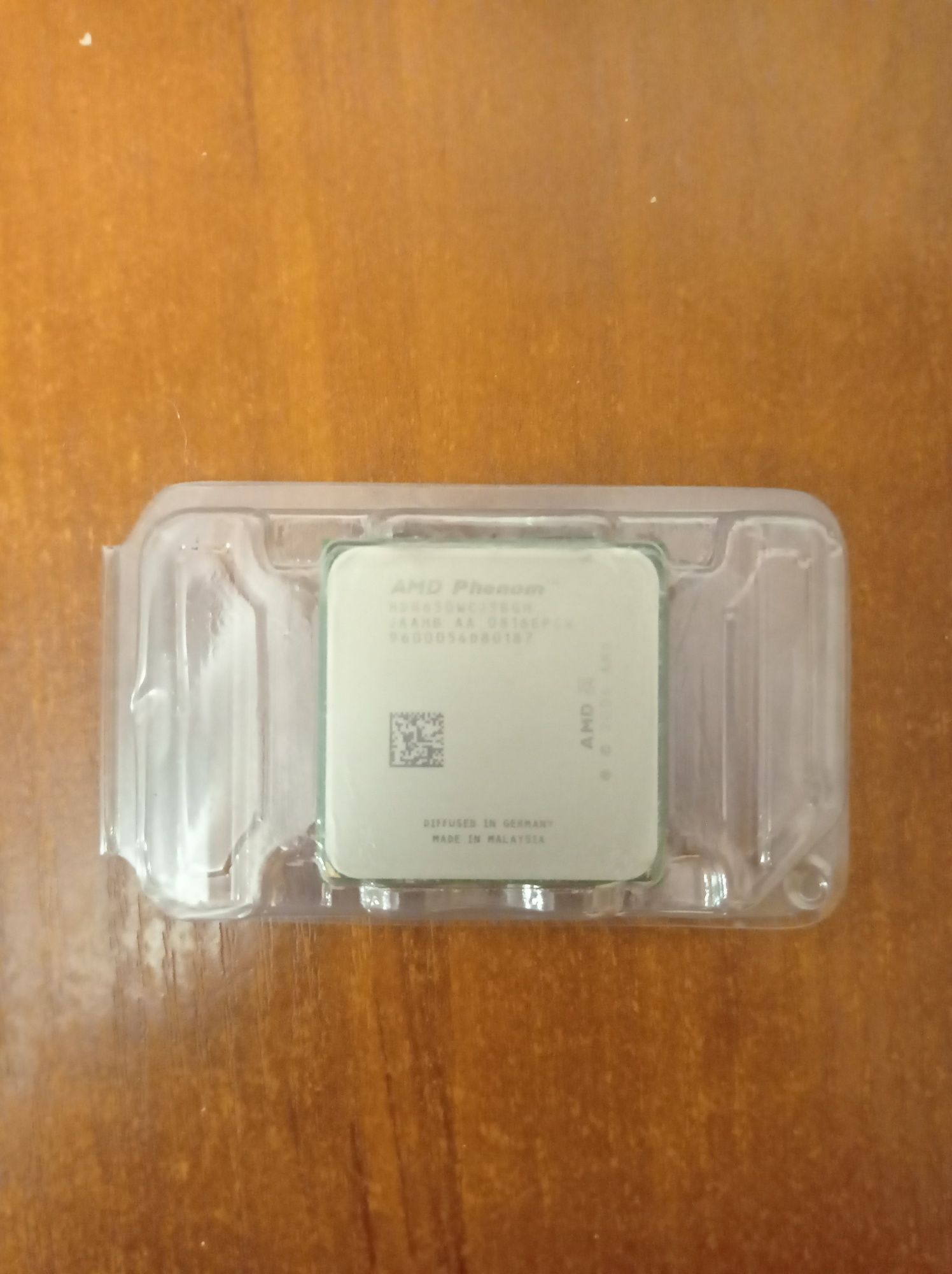 Процесор AMD Pfenom X3 8650 2,3GHz sAM2+ ( HD8650WCJ3BGH)