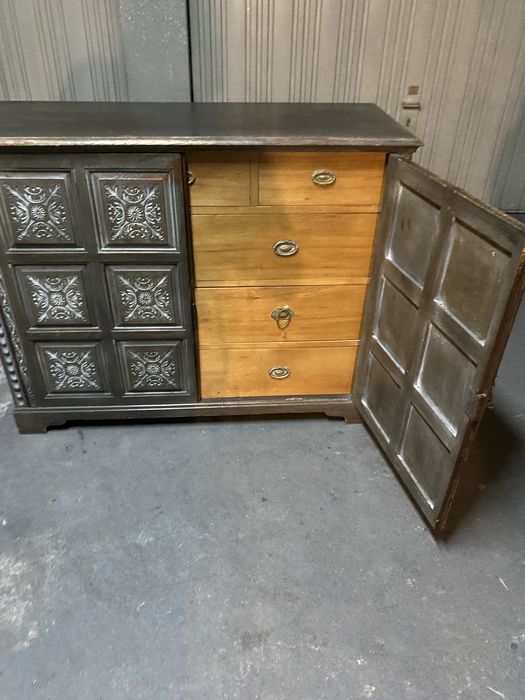 Comoda antiga madeira trabalhada