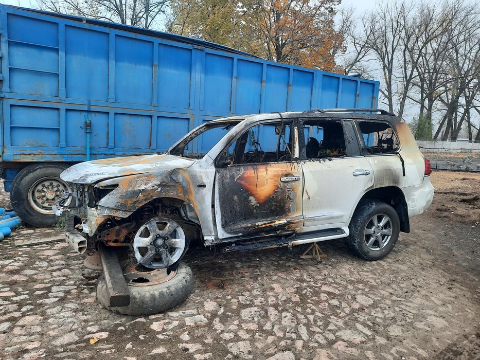 Лексус    лх 570