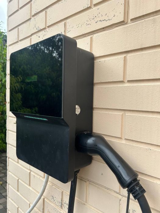 Зарядний пристрій Зарядна станція Зарядка 3 фази 11 kw 16А