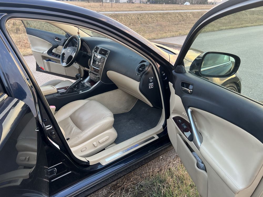 LEXUS IS250 / manual / gwint