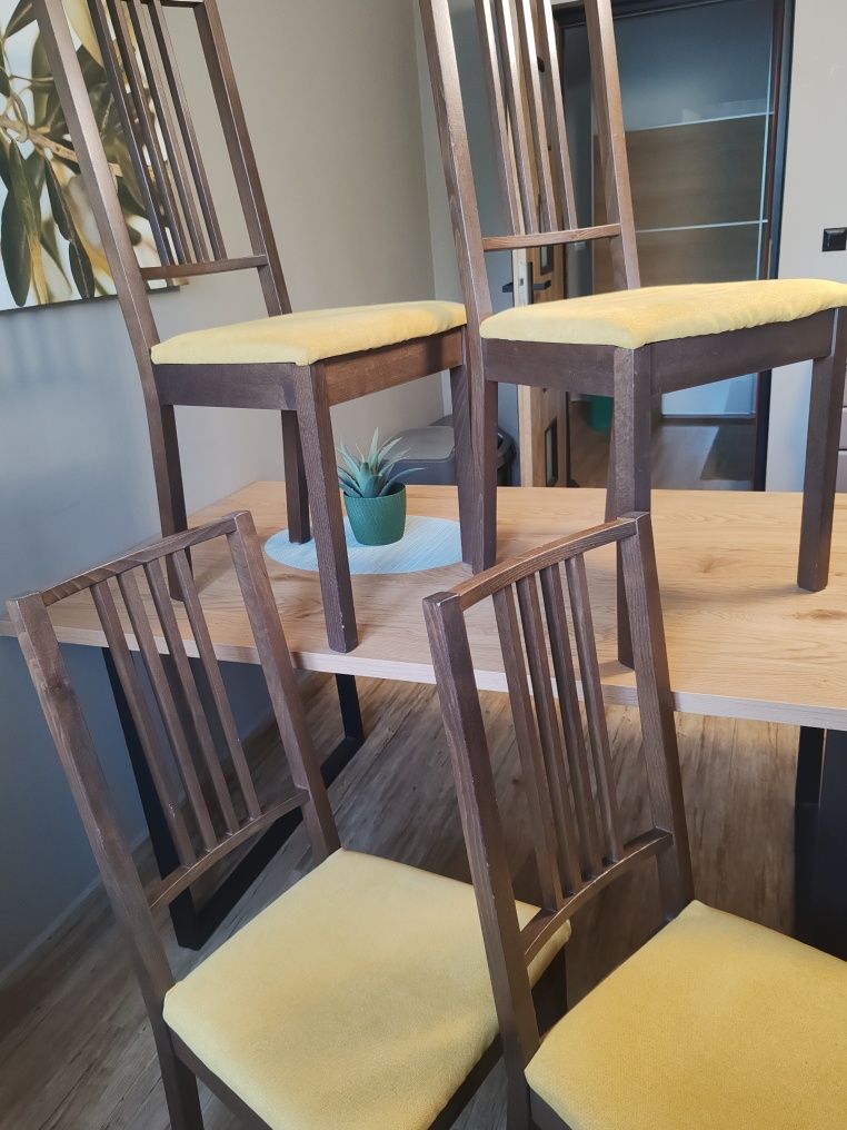 Zestaw 4 krzeseł Ikea Bjursta z żółtymi pokrowca mi.