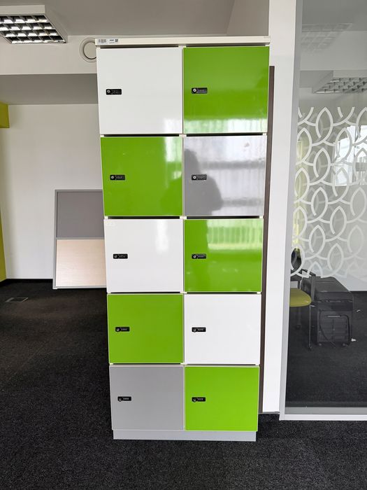 Szafa typu LOCKER z 10 komorami MDD bardzo ładny stan kolor ZIELONY