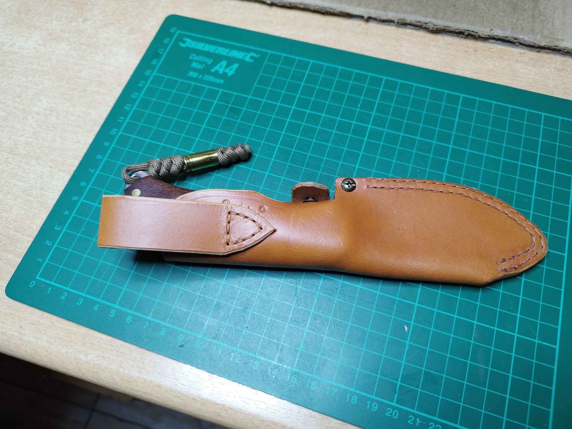 Nóż custom bushcraft ręcznie robiony