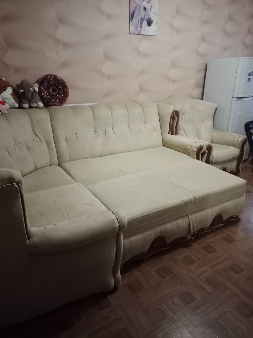 Диван та м'який уголок