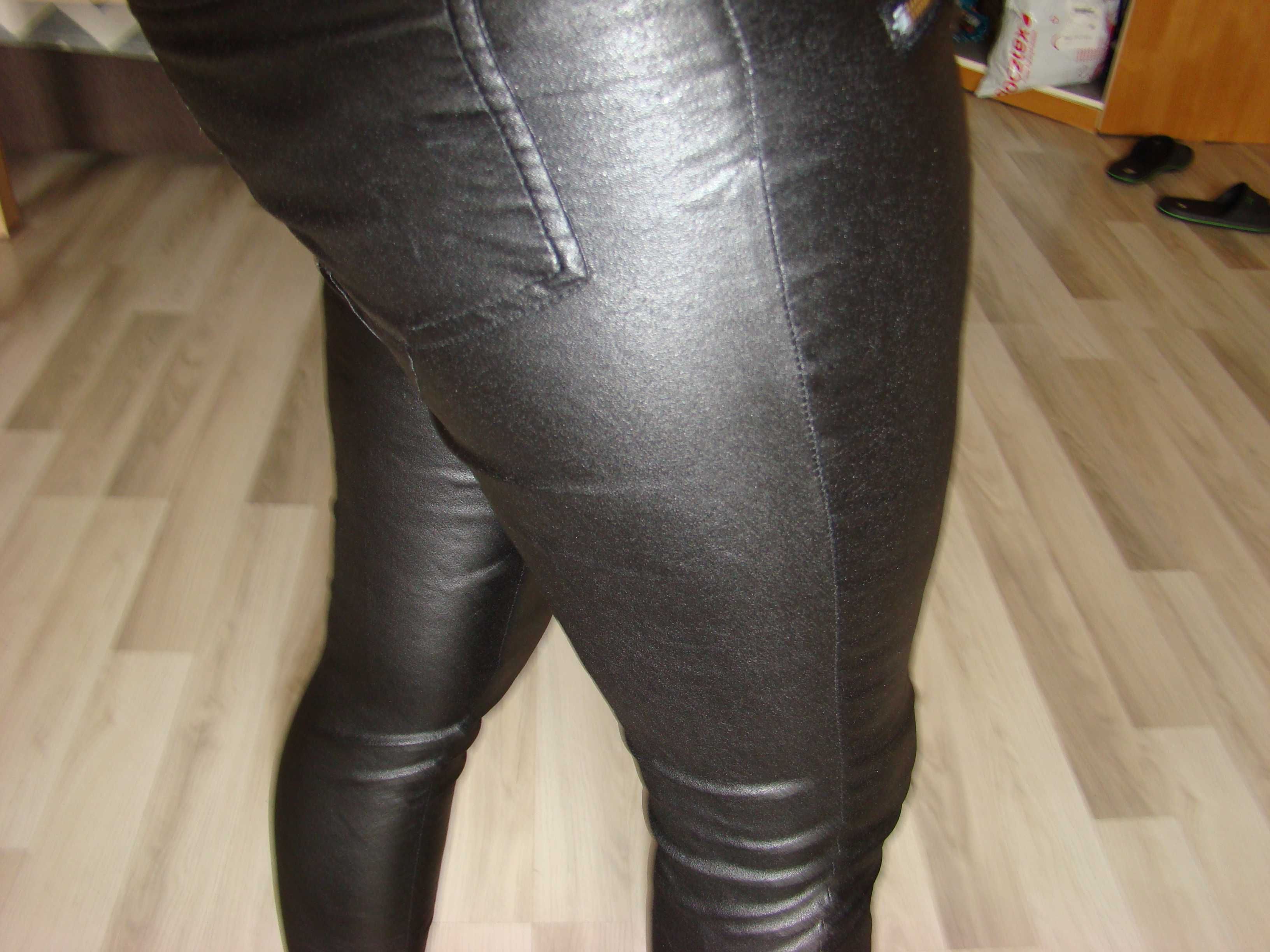 Mohito R.32 Jeans rurki skiny woskowane XXS