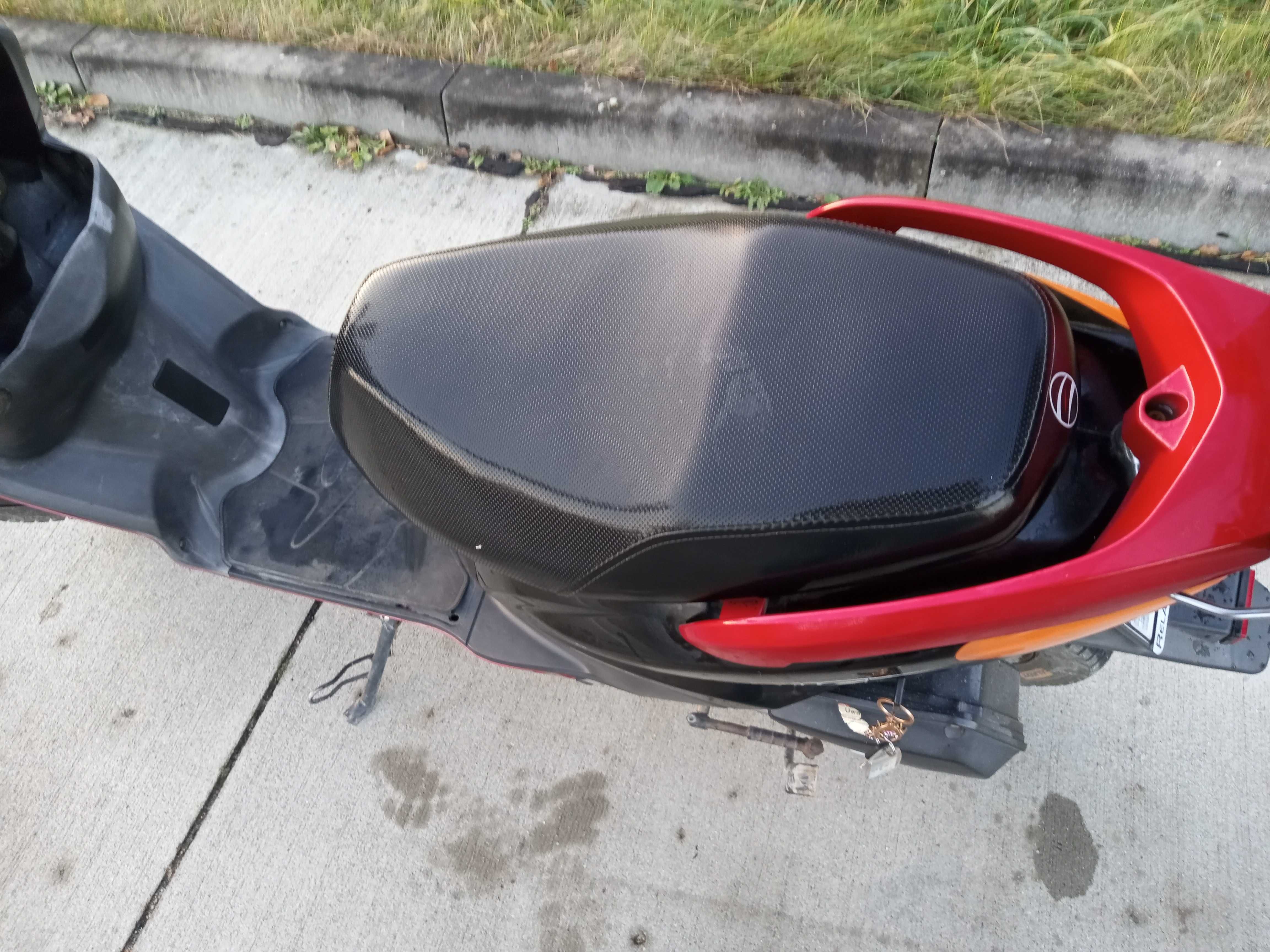 Skuter 50 cm3 2t