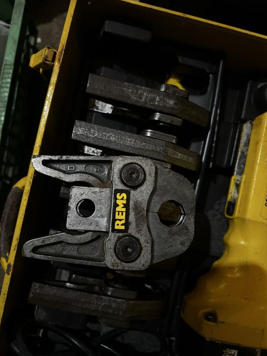 Maquina cravar rems power press 2000