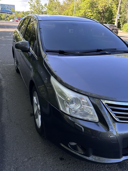 TOYOTA AVENSIS 2011р. 2.2 дизель від власника