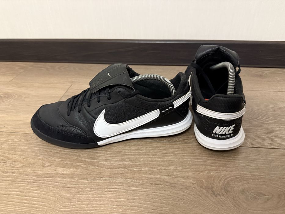 Шкіряні сороконіжки Nike Tiempo 43 розмір
