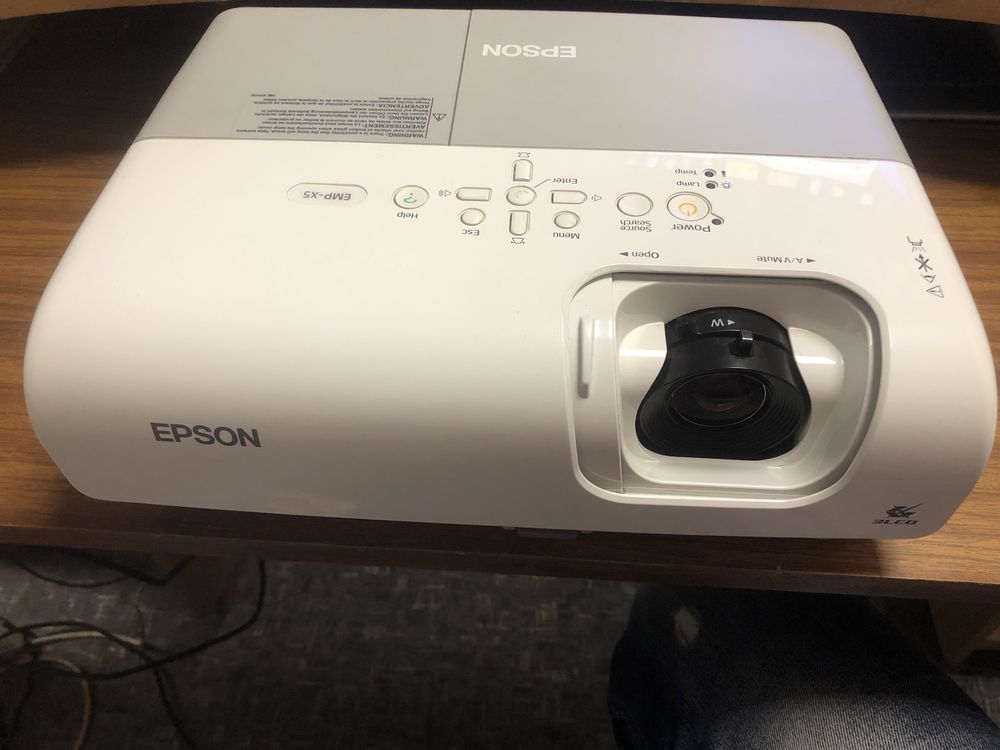 ДАРОМ почти Проектор  EPSON EMP X5
