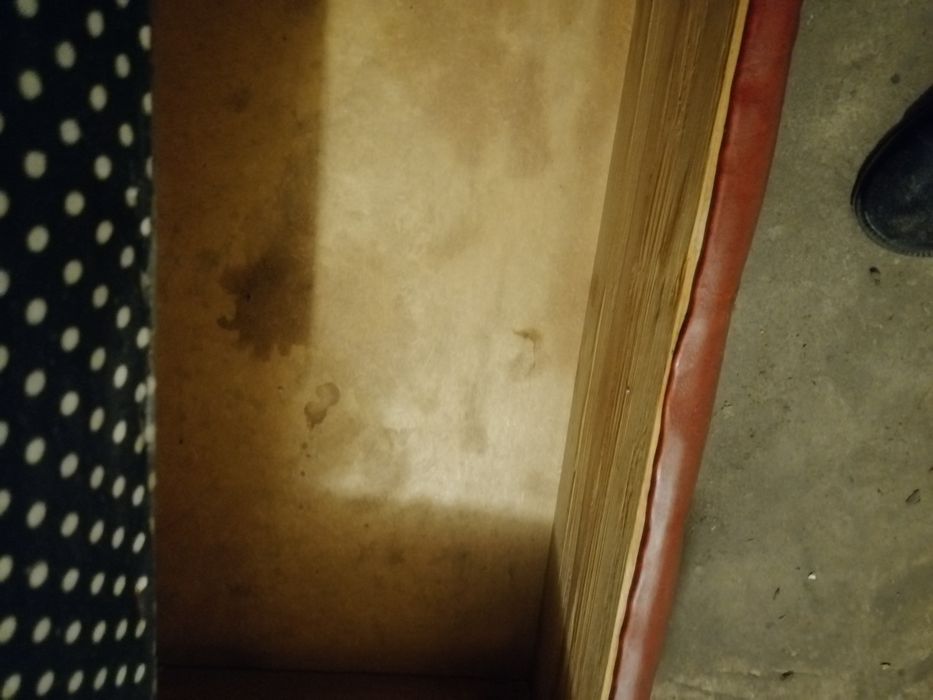 Tapczan używany w dobrym Stanke