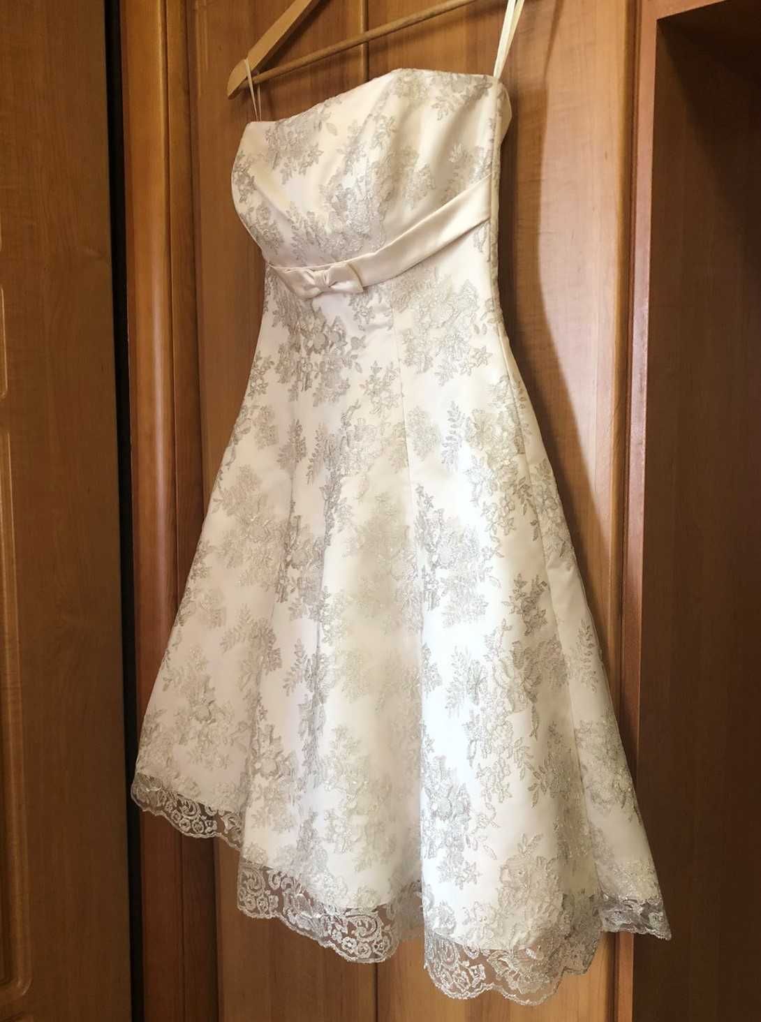 Випускна, весільна, вечірня сукня. Розмір М, колір Ivory.