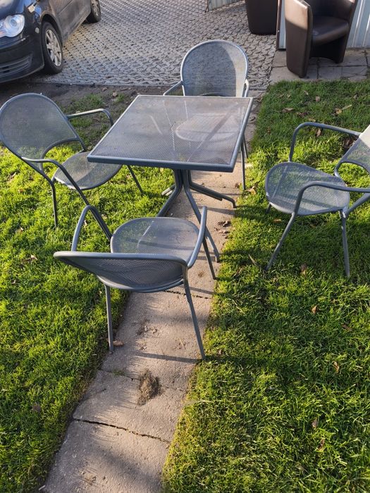 Sprzedam stół i krzesła metalowe