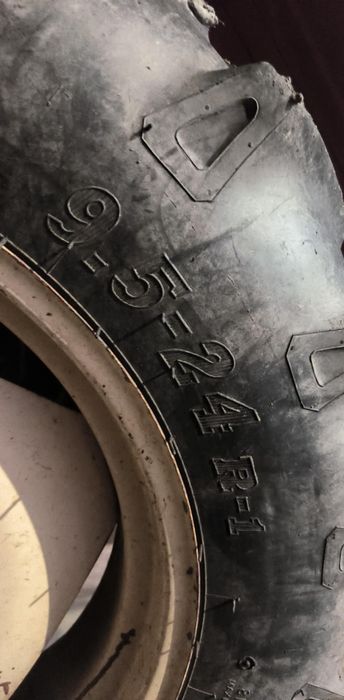 Oddam za darmo Opony duże ciągnik sadowniczy