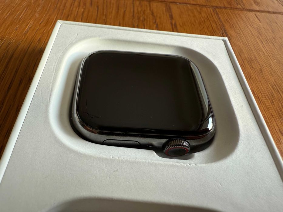 APPLE Watch Series 9 GPS + Cellular 45mm Stainless Steel Grafit A2984