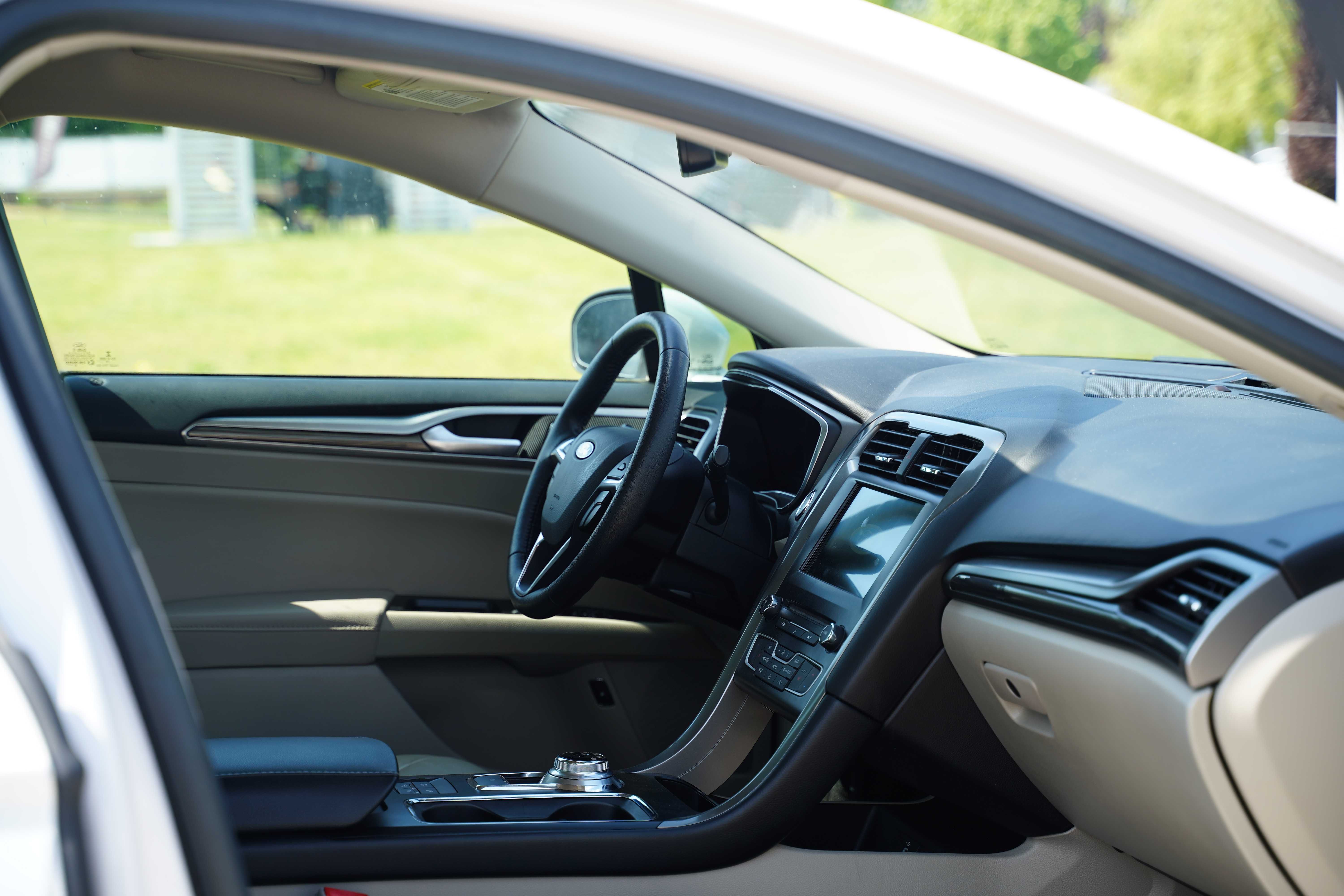 Auto na wynajem  /Hybryda/Gaz/Benzyna/Toyota Prius /Lexus/Ford