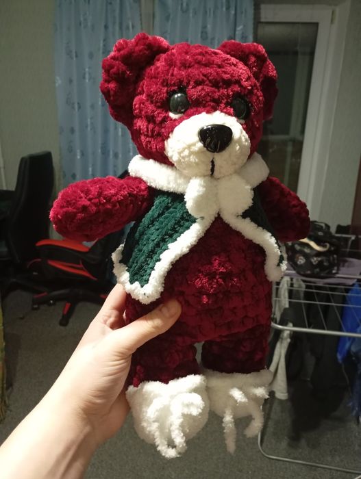 Медвежатко  з плюшевої пряжі