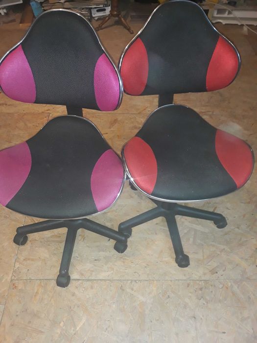 2 fotele  obrotowe  za 200 zl dla dzieci