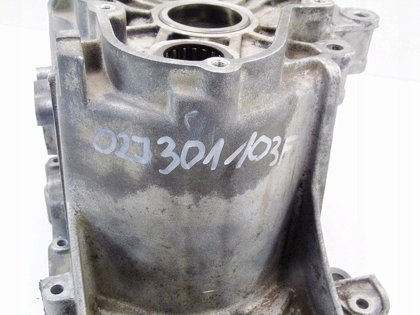 Obudowa Skrzyni Biegów Euh 1.9 Tdi Golf 4 A3 Leon