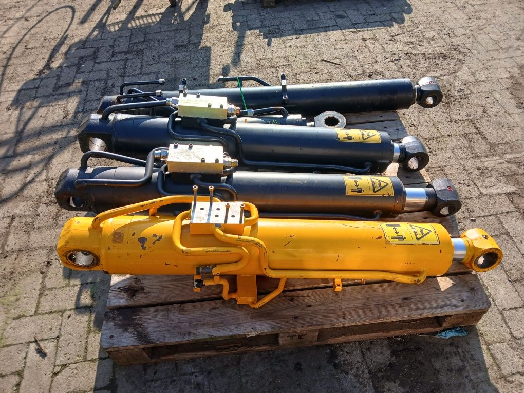Siłowniki główne ramienia jcb 536-70, TM -310