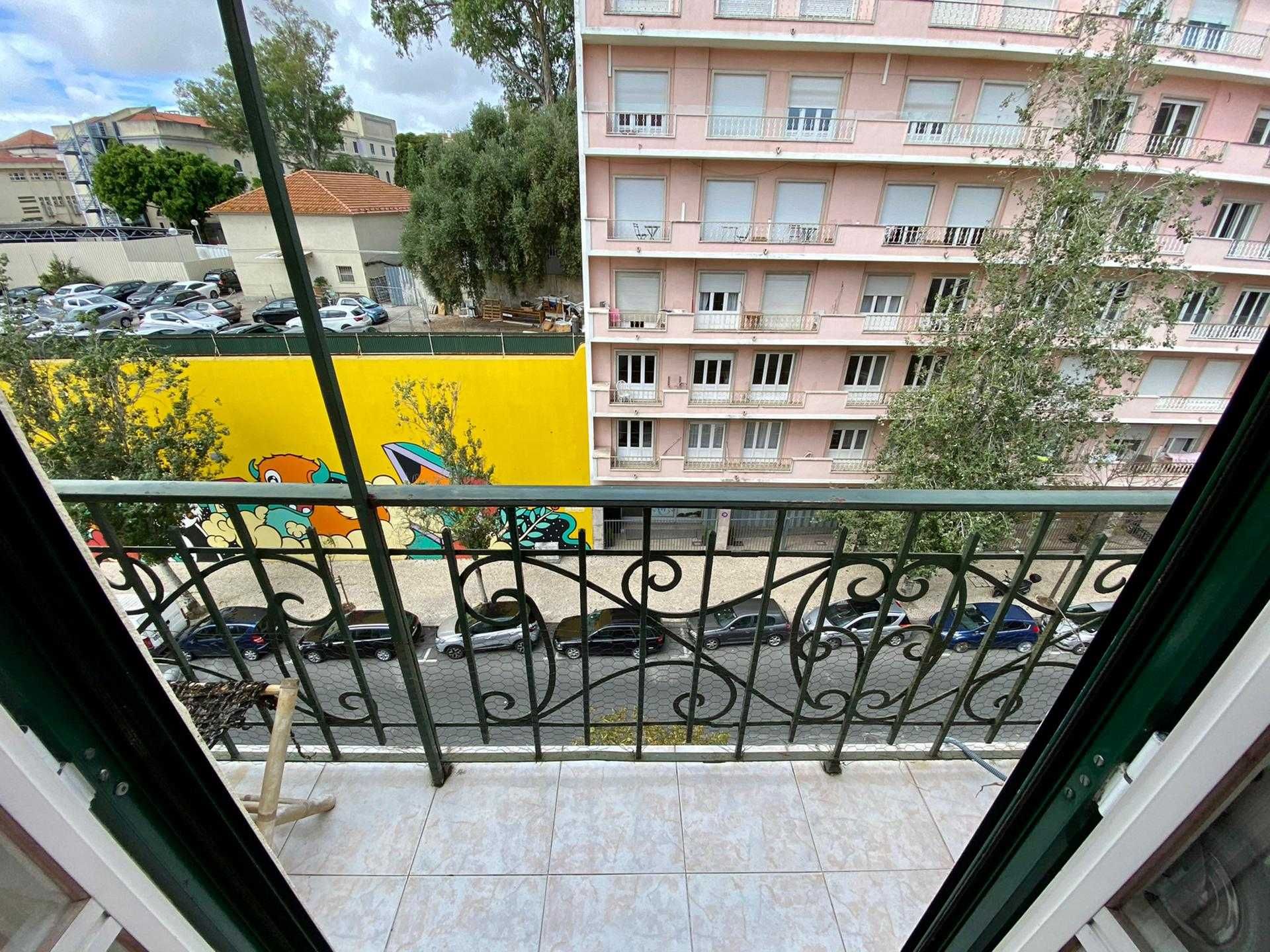 Arrendar apartamento T2+1 em Arroios