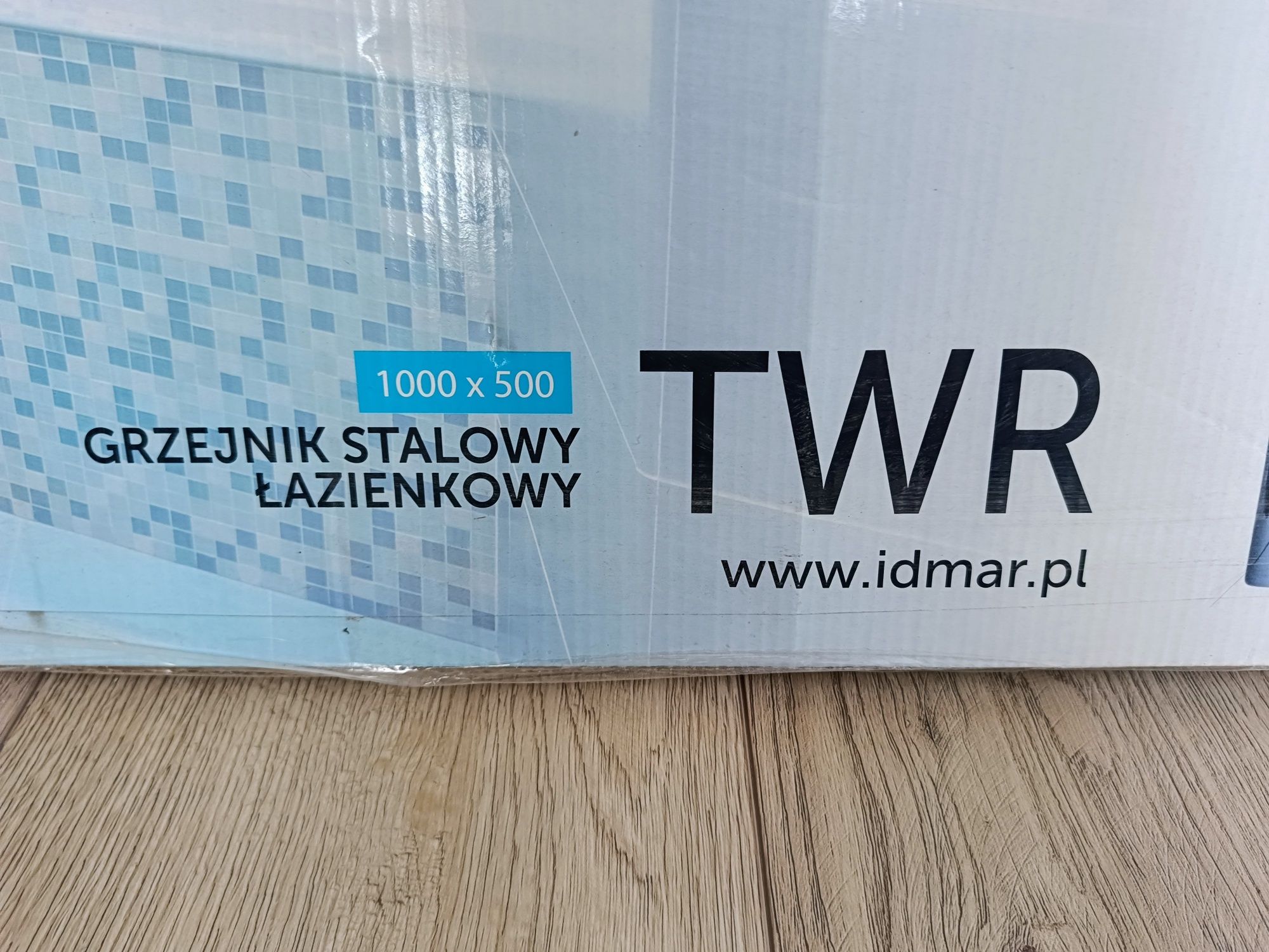 NOWY stalowy GRZEJNIK łazienkowy kaloryfer, 100x50 cm, chrom, 495 wat