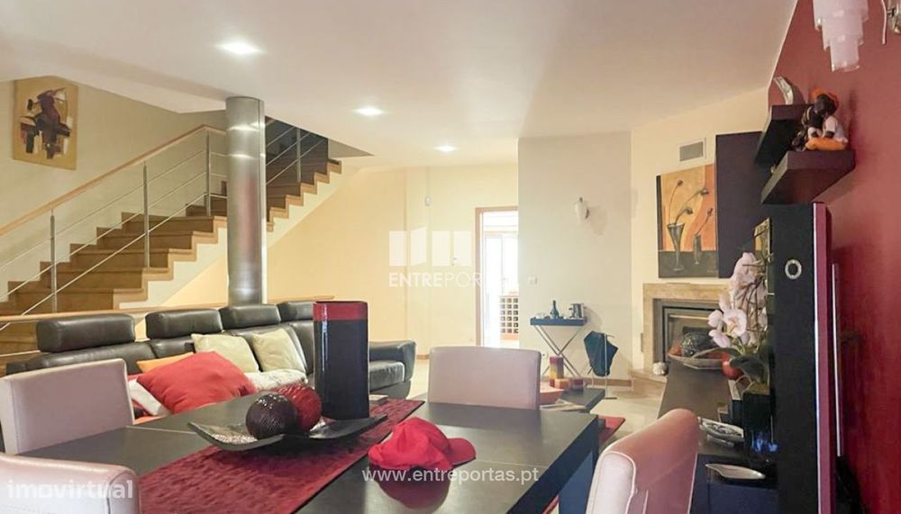 Venda de Moradia V5 em banda, Cabedelo, Viana do Castelo.