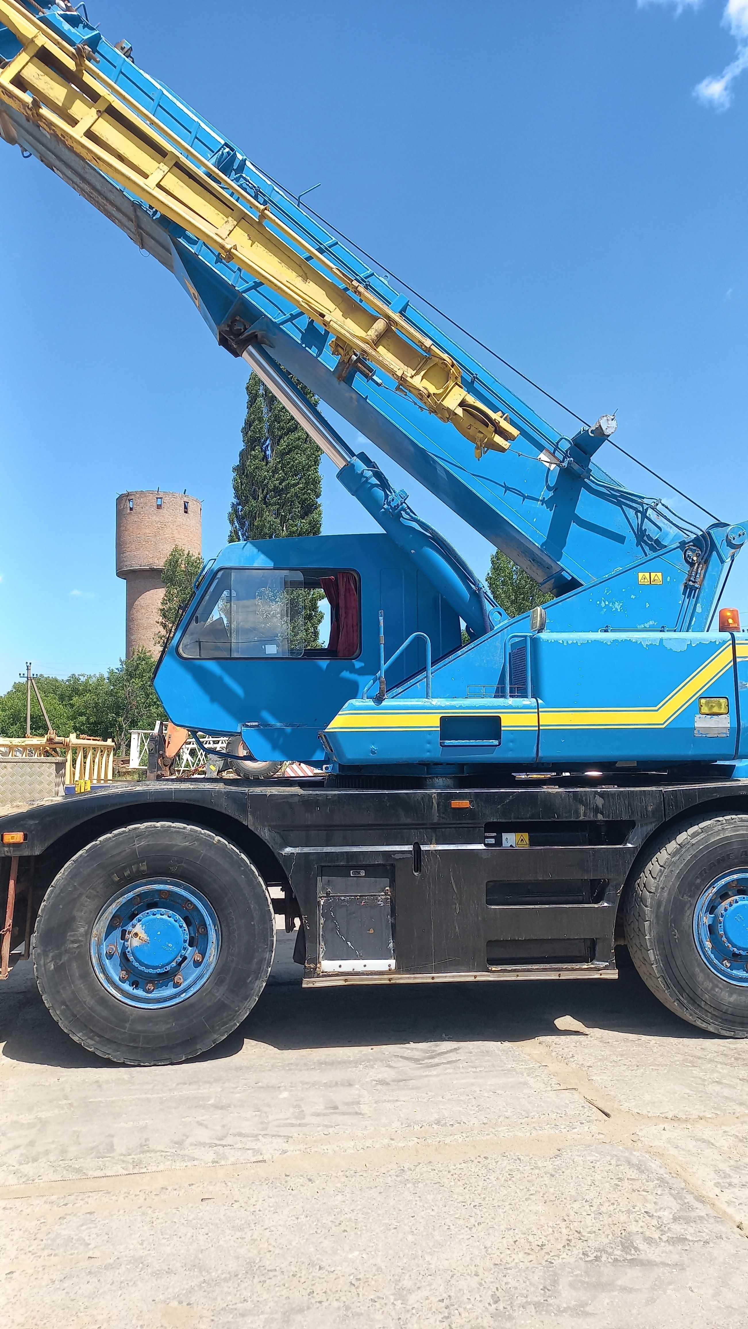 Автокран 25 тонн KATO CR-250