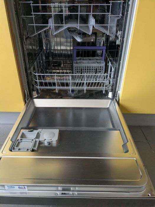 Máquina de lavar a loiça para peças