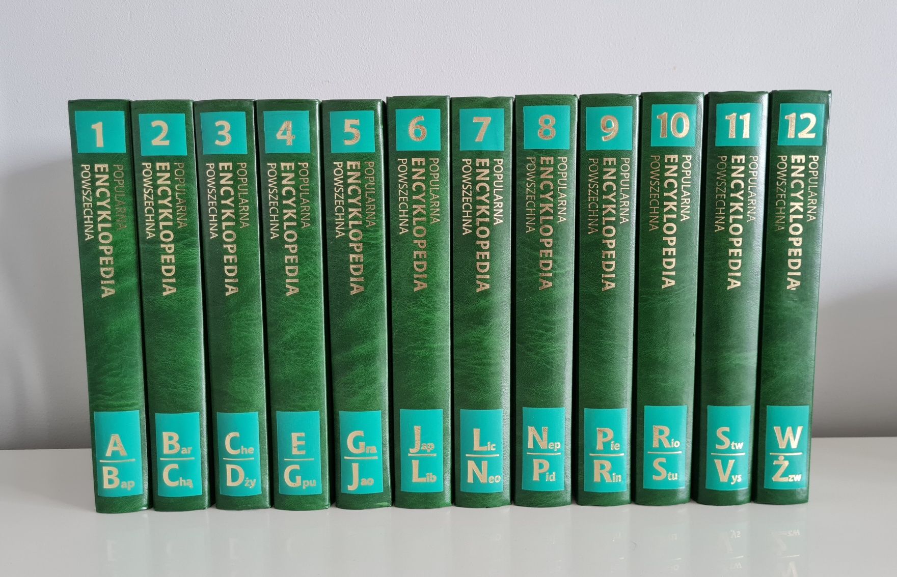 12 tomów Popularnej Encyklopedii Powszechniej
