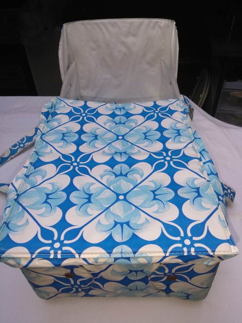 Alcofa para bonecas em plástico