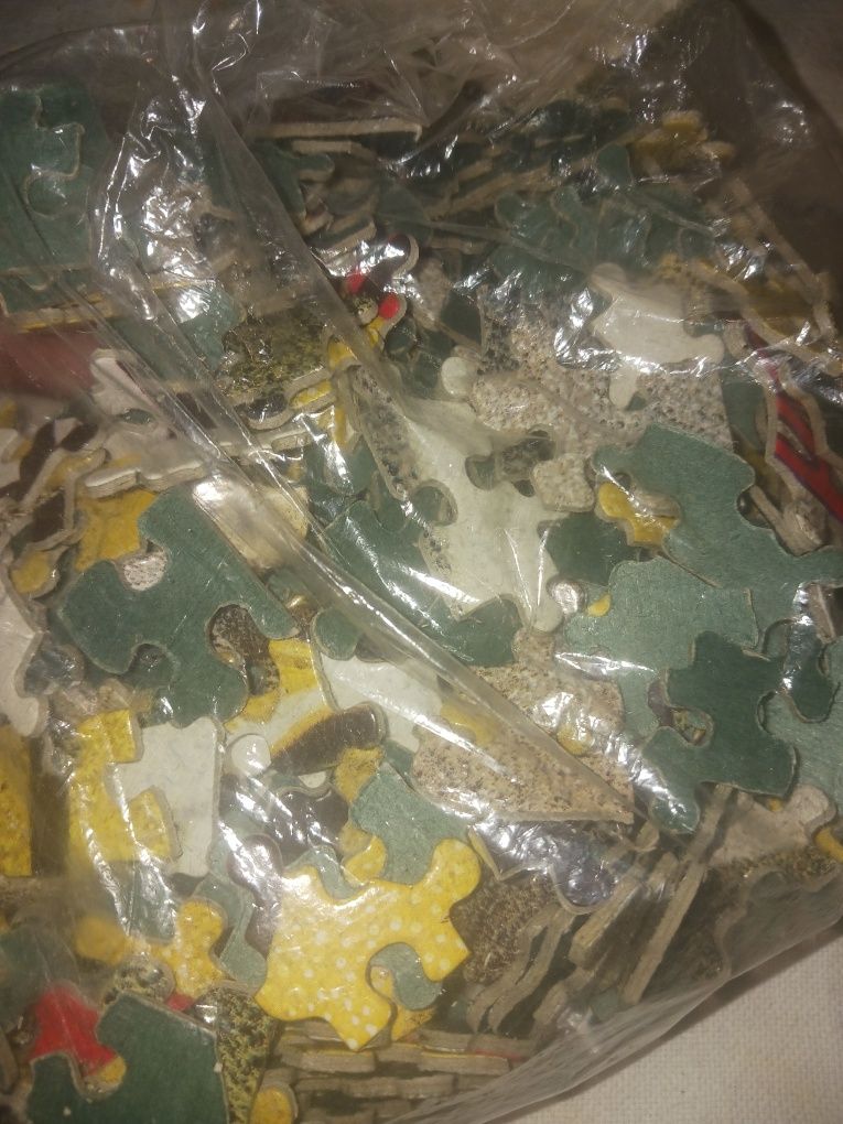 Puzzle antigo caixa com defeito