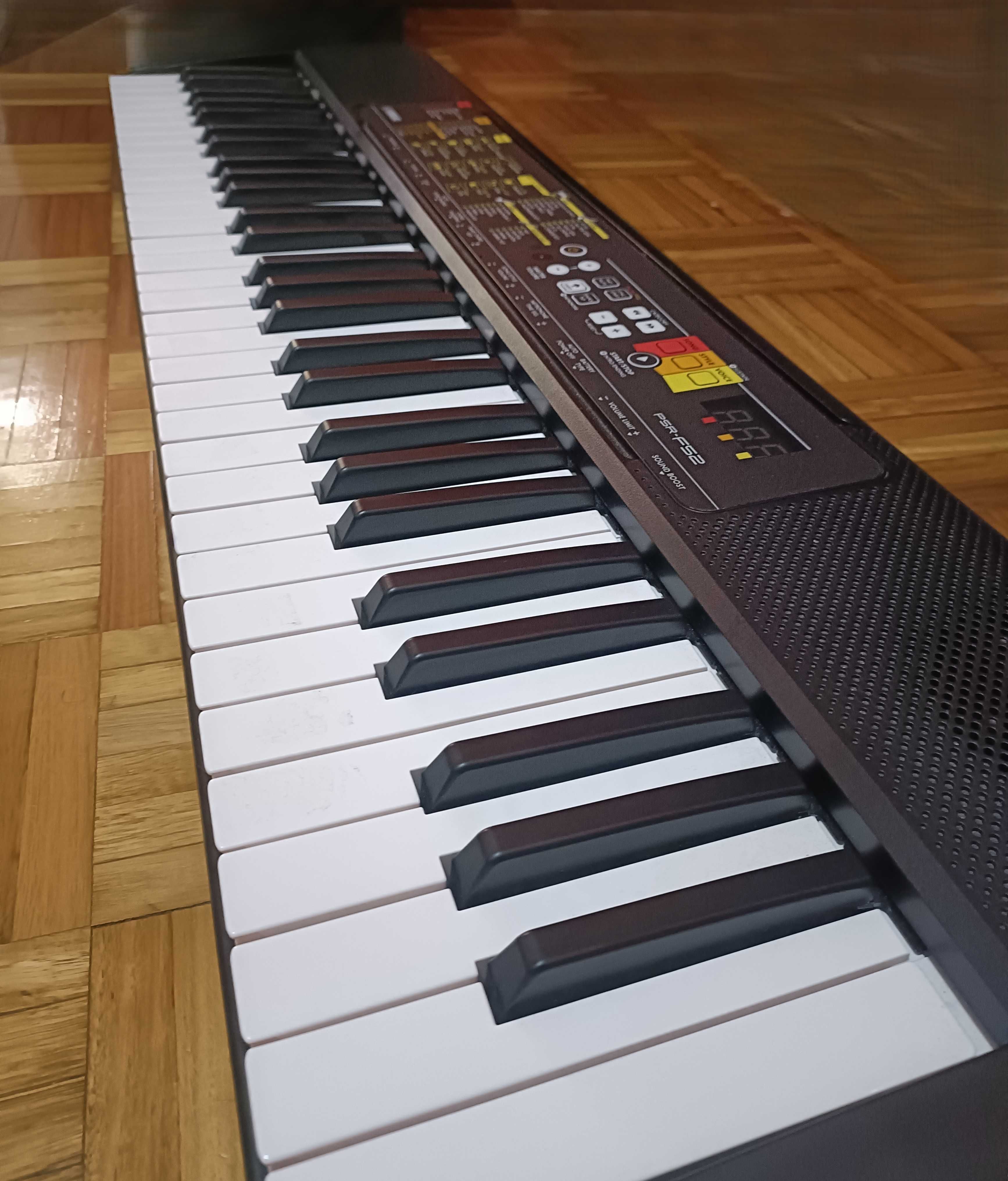 Yamaha PSR-F52 – Teclado , Praticamente Novo