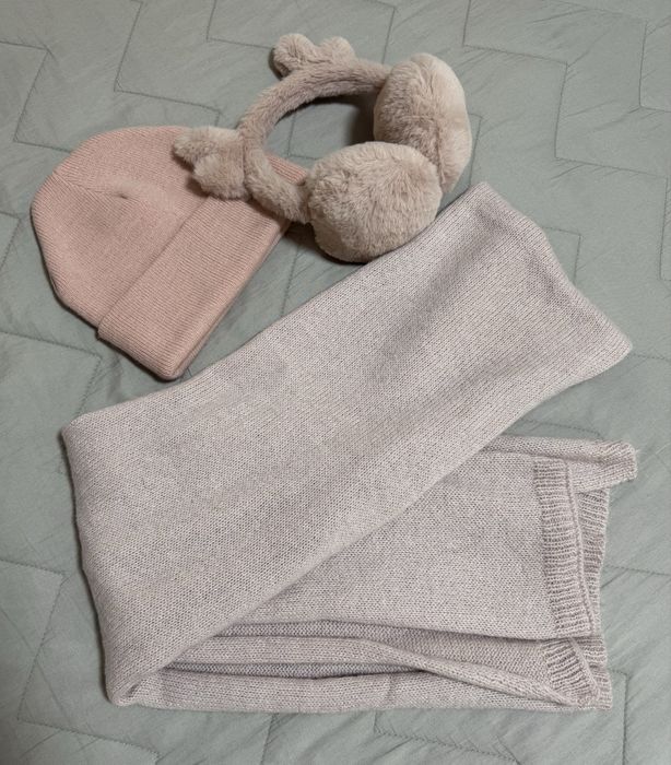 Рожева шапка дітяча навушники шарф на дівчинку