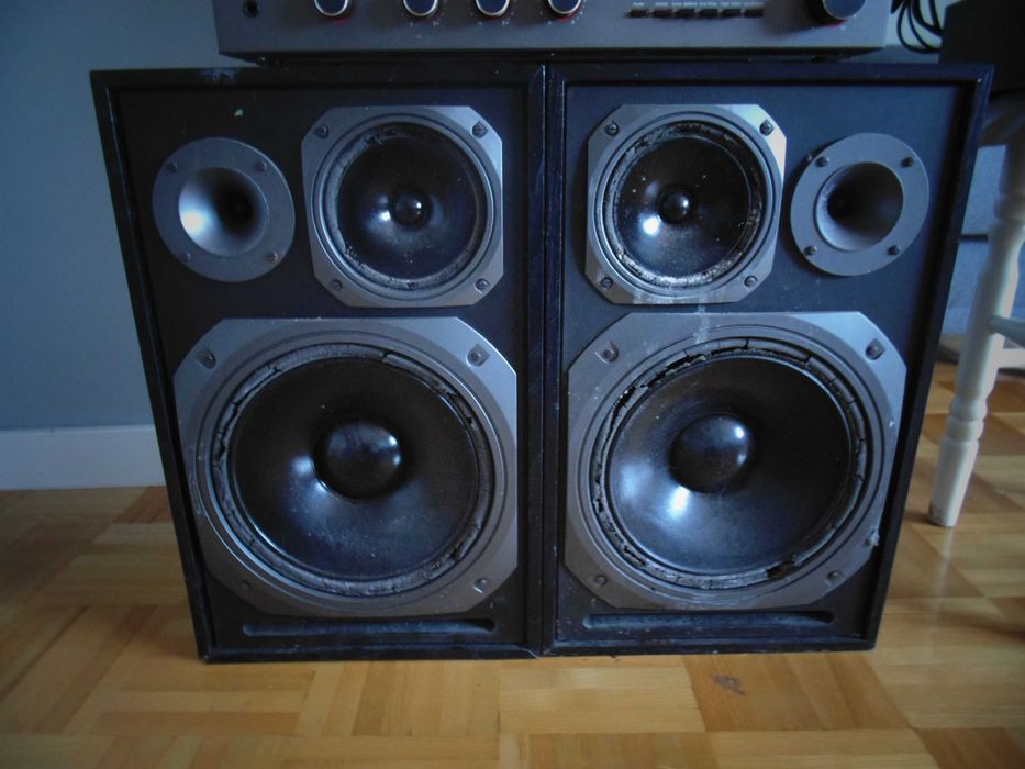 Zestaw audio, kolumny oraz gramofon