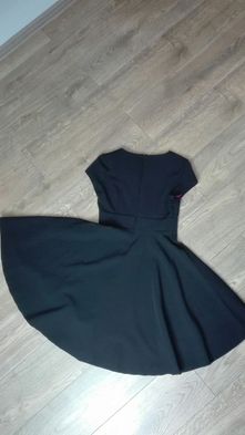 Czarna sukienka Answear