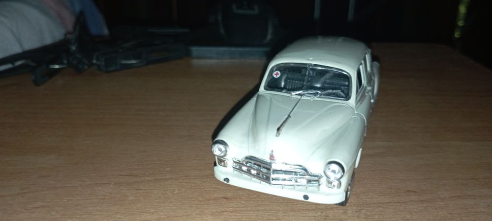 Зим 12Б скорая медицинская  помощь 1:43