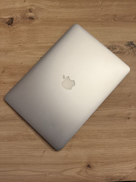 Macbook AIR 2017 intel core i5 8 GB ram 256 GD SSD