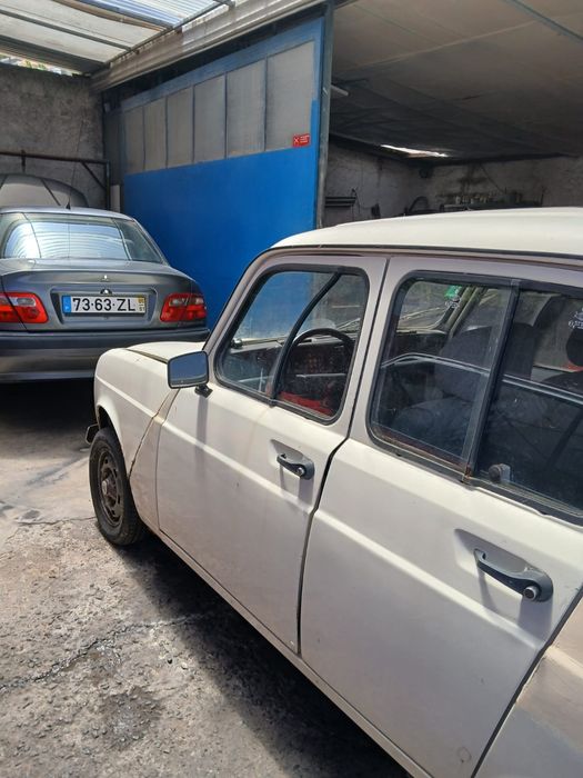 Renault 4l      .