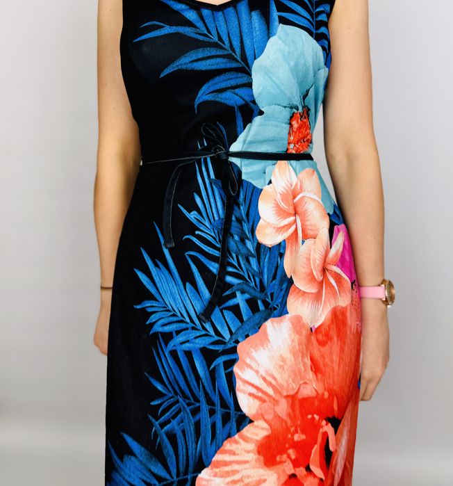 Sukienka maxi w czarnym kolorze z dużym kwiatowym nadrukiem L/XL 40/42
