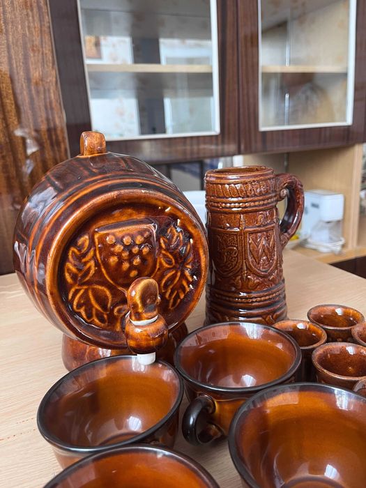 Beczułka ceramiczna kamionka + filiżanki + dzbanek z kieliszkami