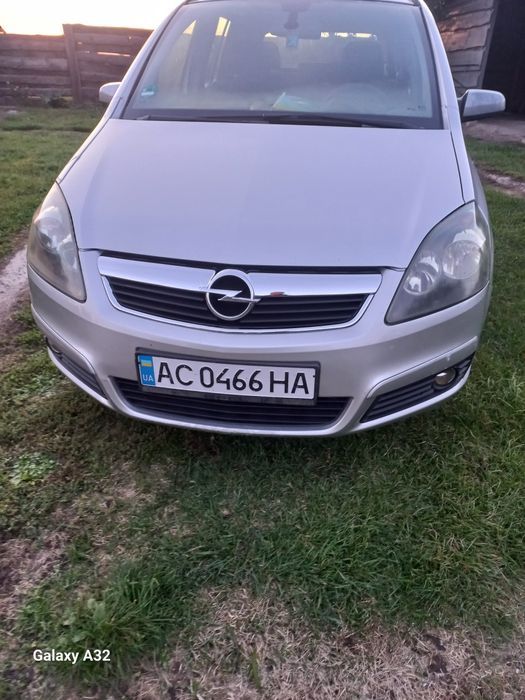 Опель Зафіра б 1,8 бензин