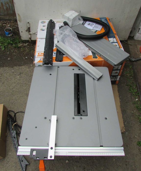 Настільна пила, циркулярка по дереву Dexter 2000вт. 250мм (Німеччина